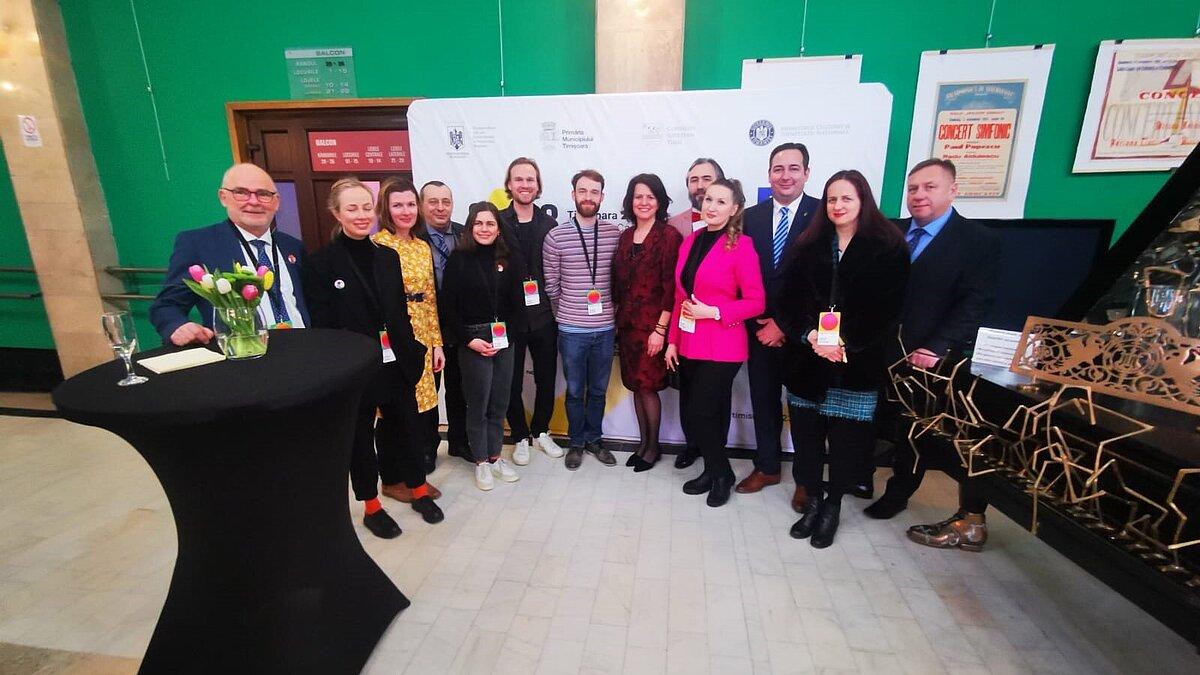 VertreterInnen der Partnerstädte bei der Eröffnungsveranstaltung zur europäischen Kulturhauptstadt 2023 in Timisoara