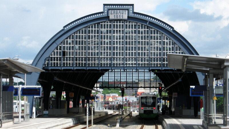 Die Bahnsteigüberdachung am Hauptbahnhof Gera