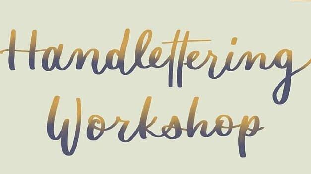 Wörter Handlettering Workshop in Schönschrift in den Farben gelb/lila geschrieben. © Katarina Saupe