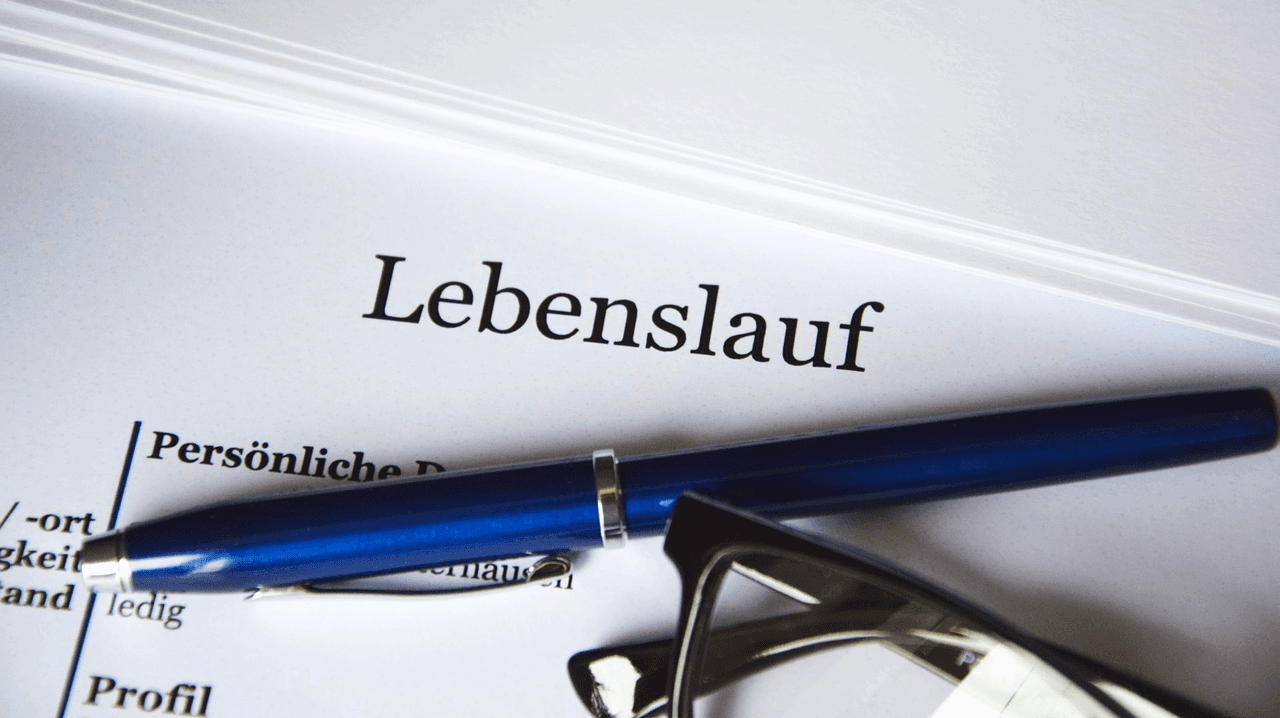 Blick auf Bewerbungsunterlagen