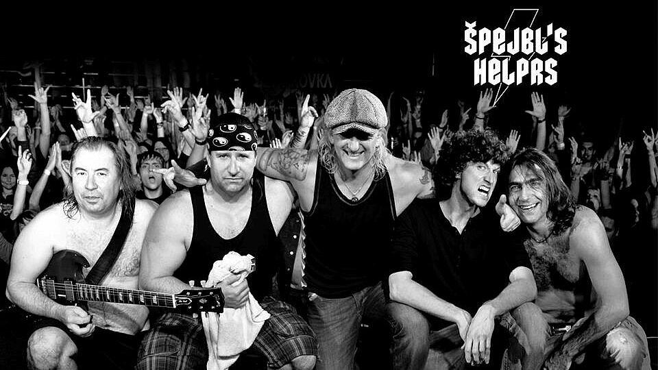 Spejbl´s Helprs - Die AC/DC Show am 19.04.2024 im Comma. © Spejbls Helprs 