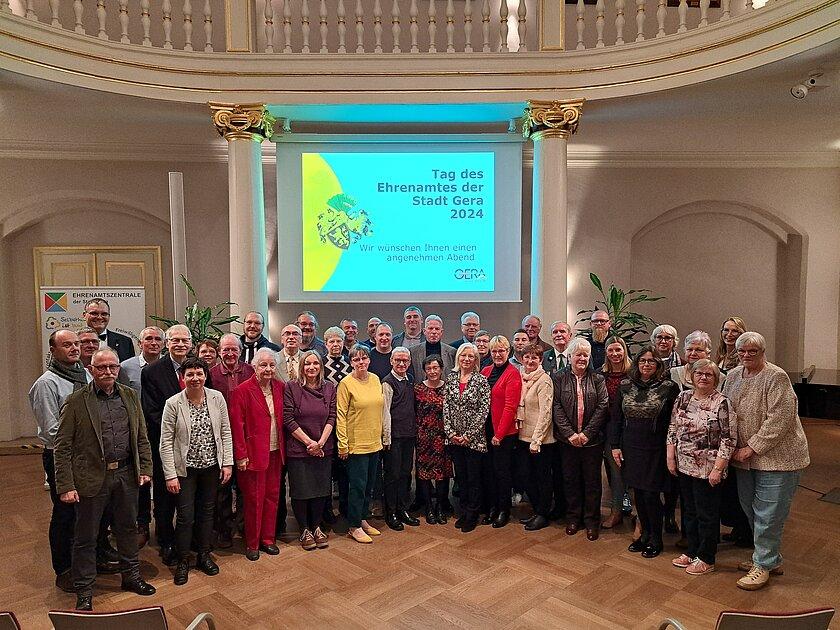 Gruppenfoto mit dem Oberbürgermeister. © Stadt Gera