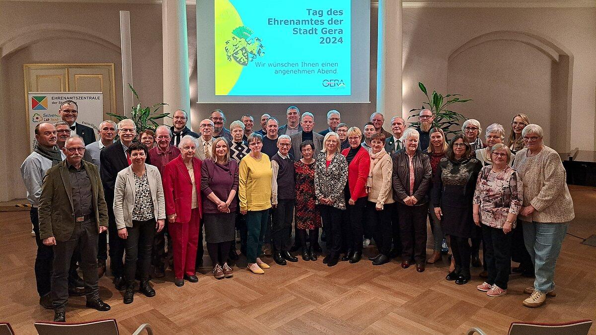 Gruppenfoto mit dem Oberbürgermeister. © Stadt Gera
