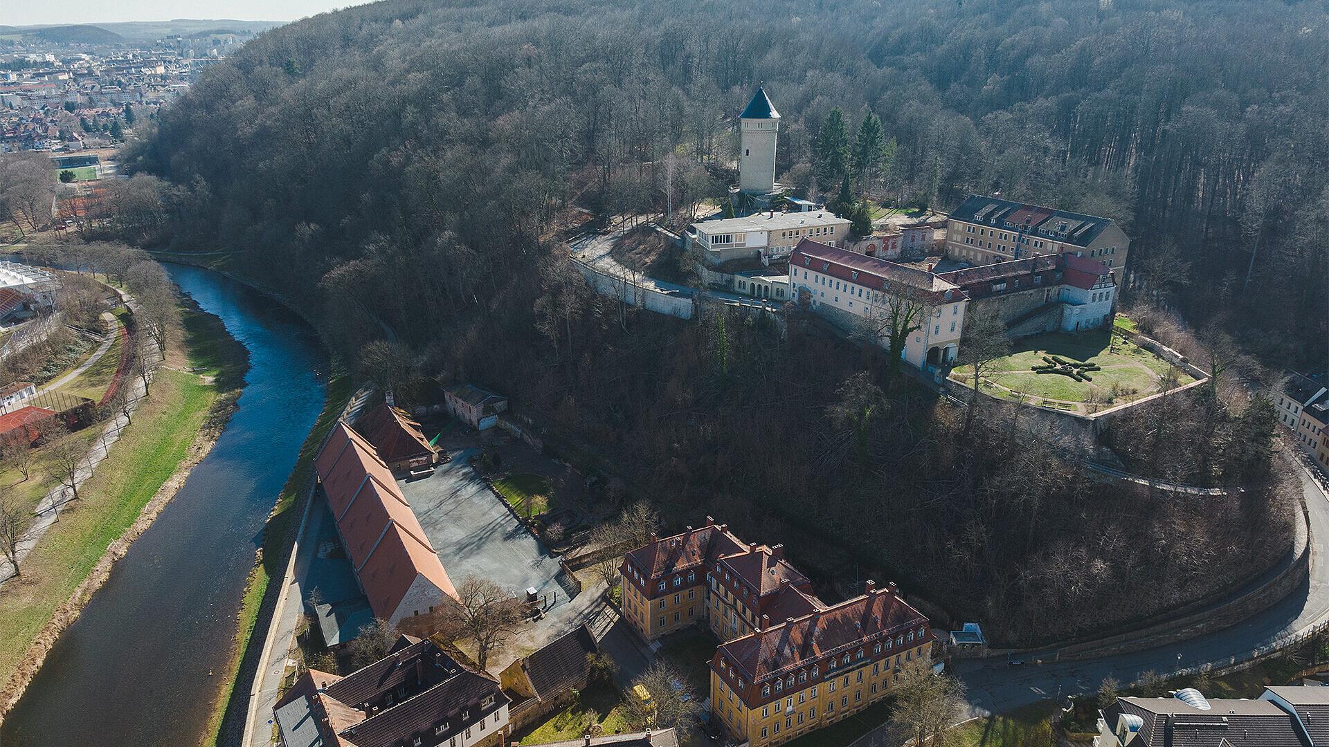 Luftbild des Hofguts. © https://cuatrocerodesign.com