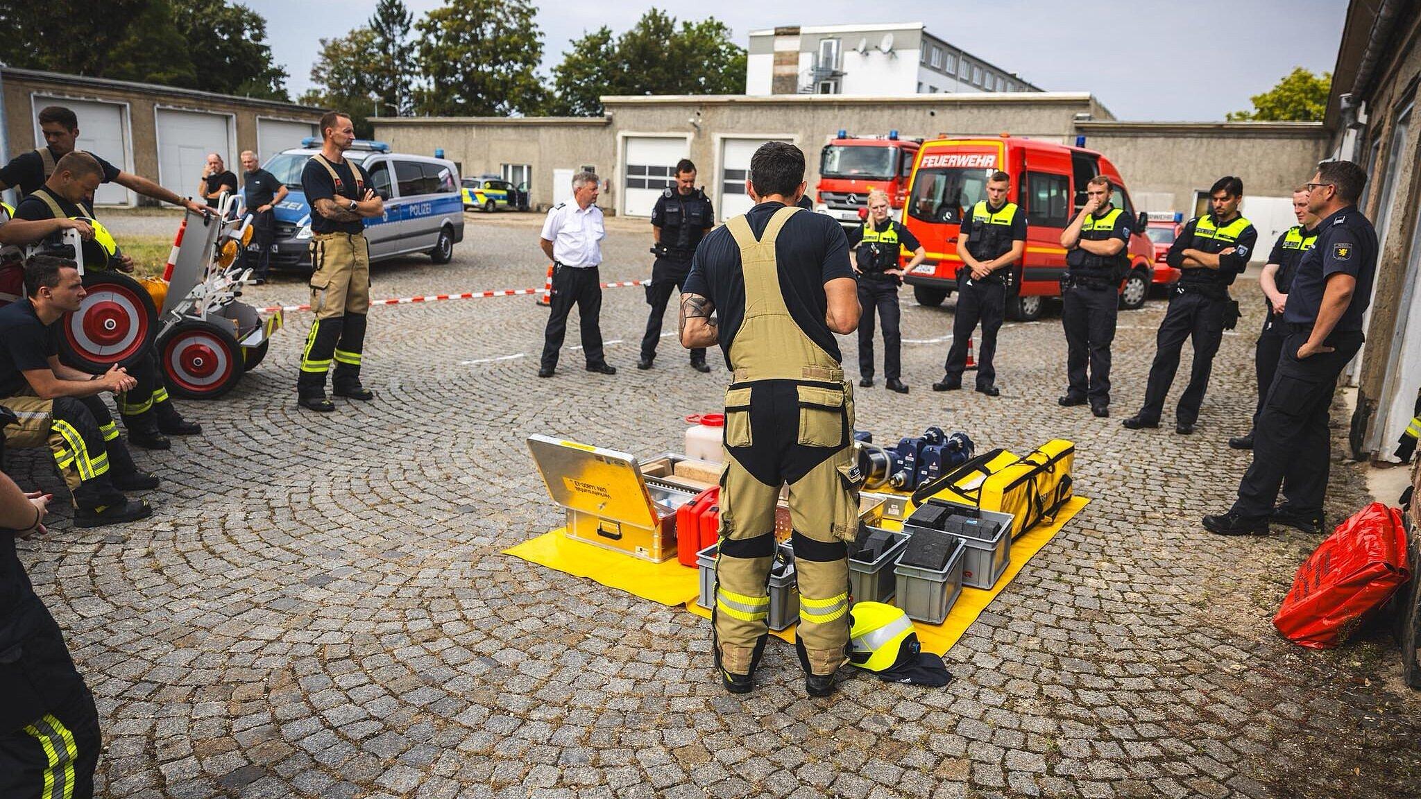 undefined. © Amt für Brand- und Katastrophenschutz. © Amt für Brand- und Katastrophenschutz