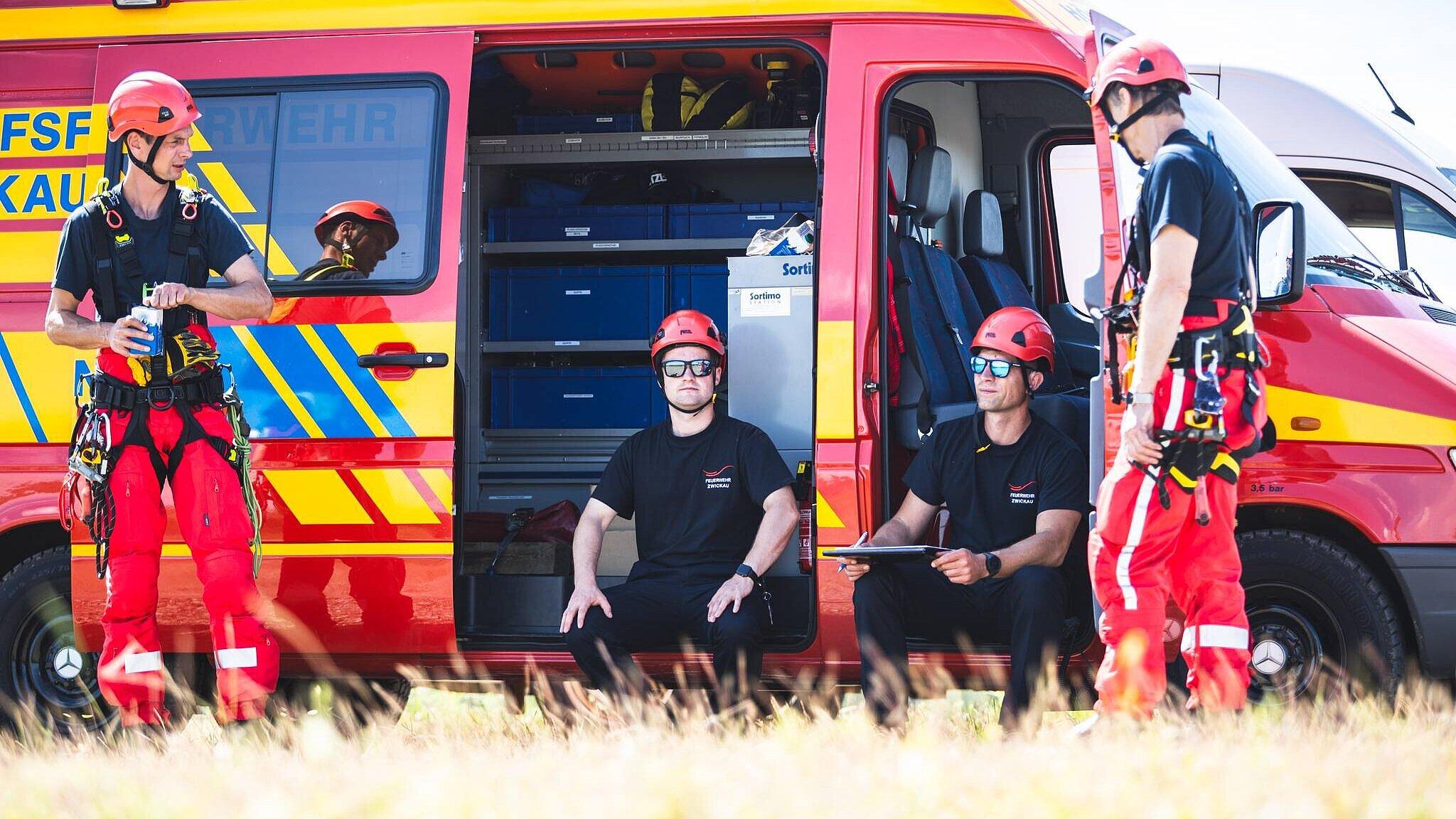 undefined. © Amt für Brand- und Katastrophenschutz. © Amt für Brand- und Katastrophenschutz