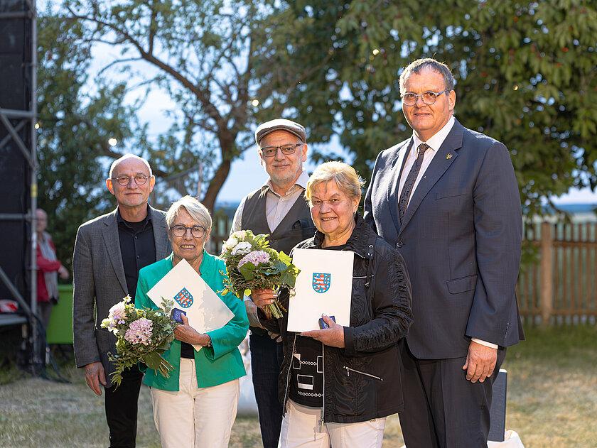 v.l.n.r. Landrat Uwe Melzer (Altenburger Land), Jutta Kloß  vom Verein Orchesterfreunde Gera, Generalintendant Kay Kuntze, Helga Klinger, Vorsitzende der Gesellschaft der Theater- und Konzertfreunde Gera e. V., Gera Oberbürgermeister Kurt Dannenberg. © Ronny Ristok