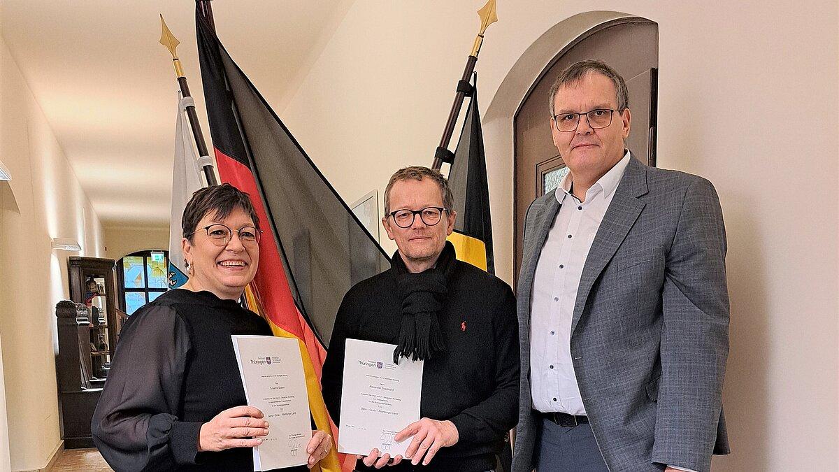 Der Oberbürgermeister mit 2 weiteren Peronen. © Stadt Gera