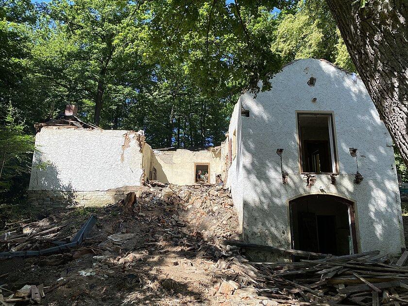erste Abrissarbeiten am Alten Forsthaus. © Stadtverwaltung Gera