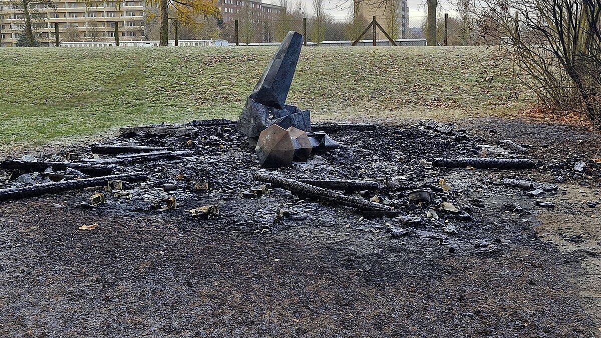 Grillkota ist abgebrandt.. © Internat