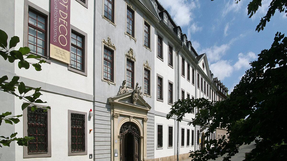 Blick auf das Eingangsportal des Museums für Angewandte Kunst. © Museum für Angewandte Kunst