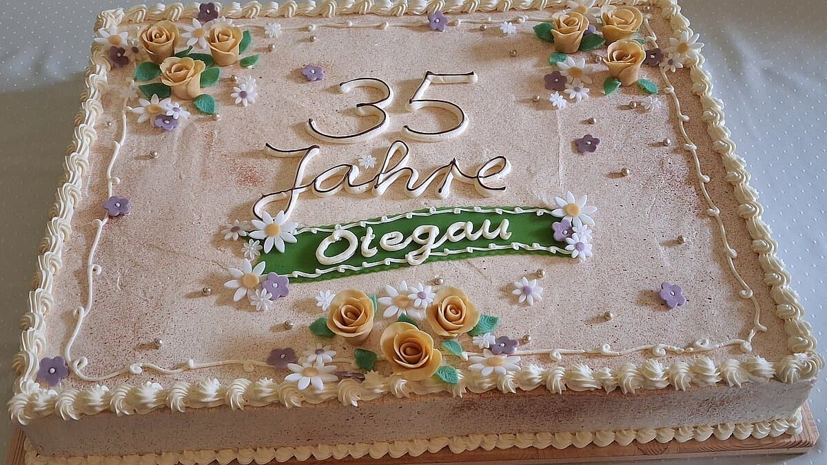 Jubiläumstorte 35Jahre OTEGAU. © Stadt Gera