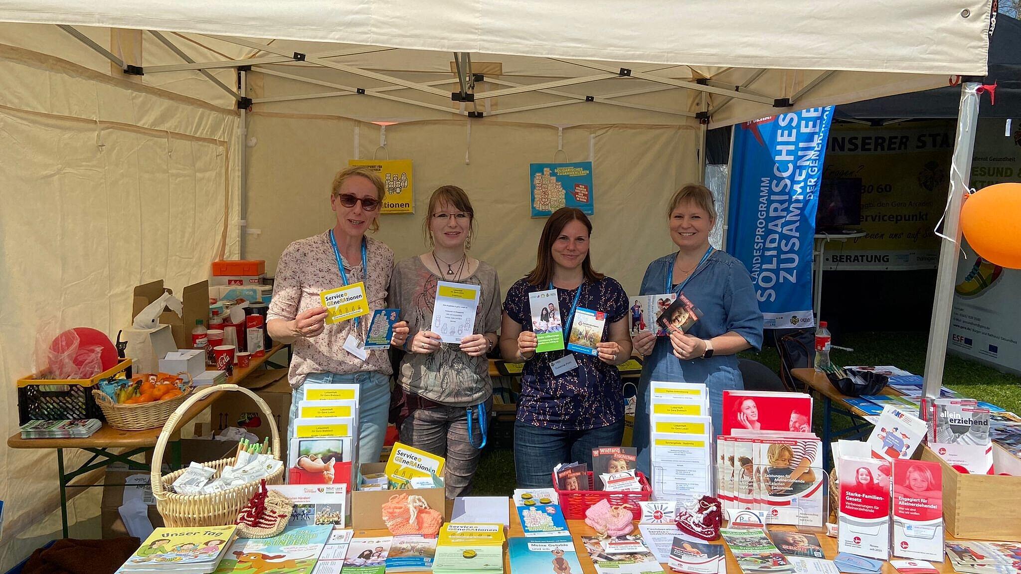 undefined. © Service.Generationen. © Service.Generationen