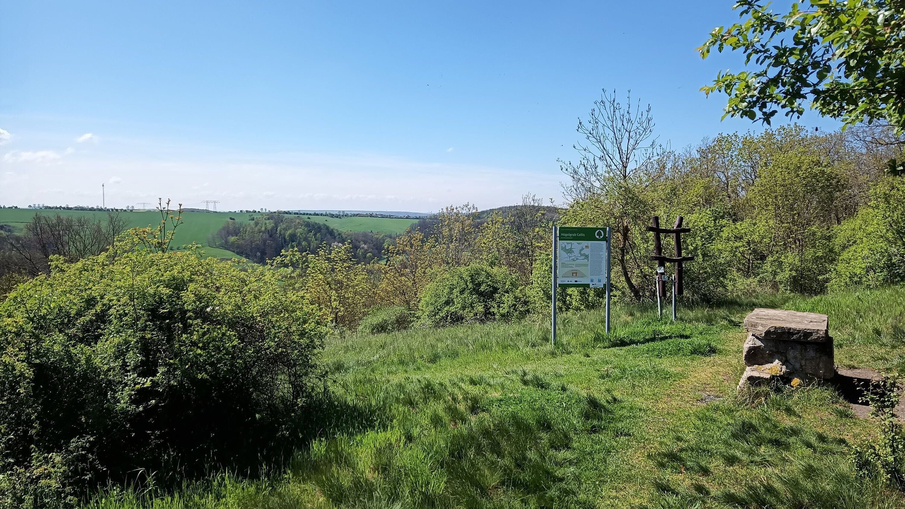 Wanderweg und Infotafel "Colliser Alpen". © Stadt Gera