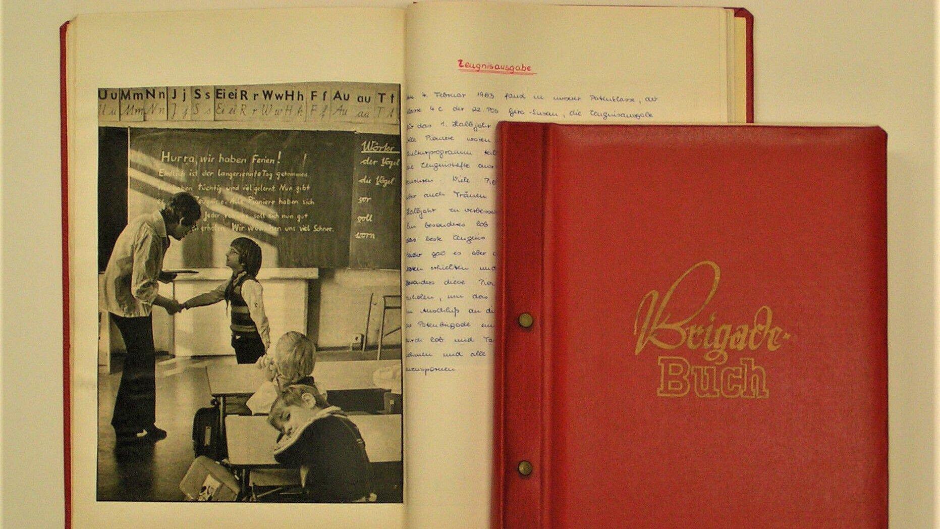 Brigadebücher, VEB Elektronik Gera, 1983. © Stadt Gera / Stadtmuseum