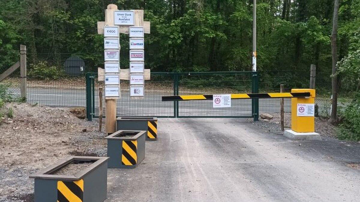 die Ausfahrt des Tierparks Gera.