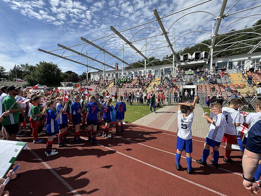 Kinder im Stadion. © Stadt Gera