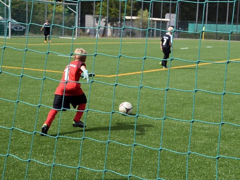 Kinder beim Fßballspielen. © Stadt Gera