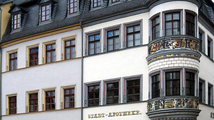 Die Stadtapotheke mit Renaissanceerker am Marktplatz