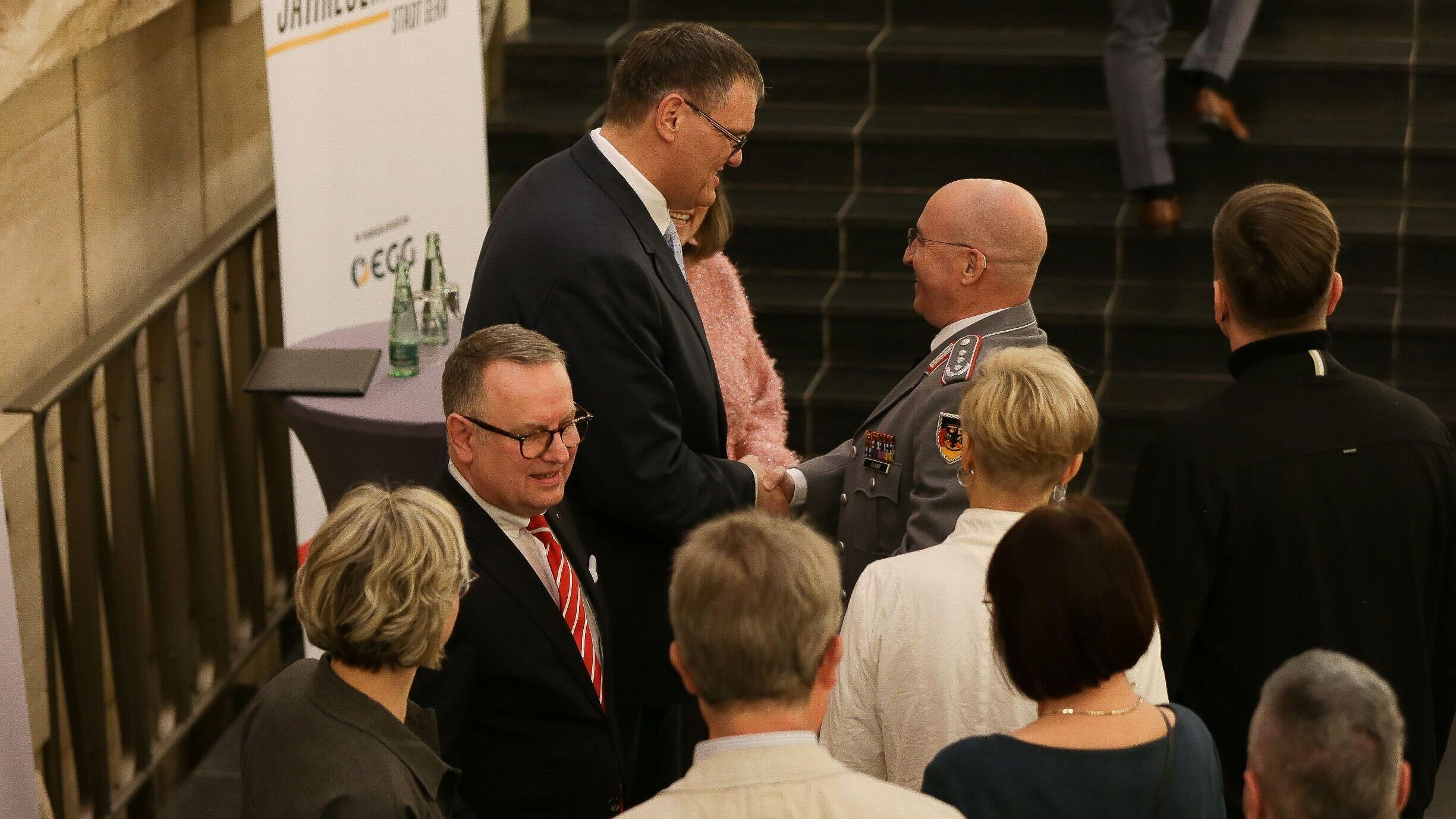 undefined. © Sandra Albert. © Sandra Albert