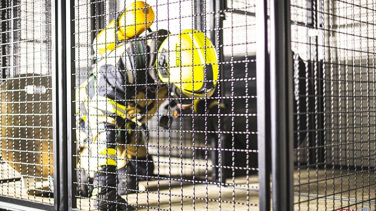 Ausdauertraining in Ausrüstung für die Feuerwehr. © Amt für Brand- und Katastrophenschutz