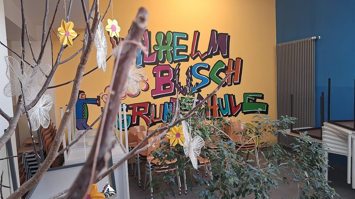 Eingang Grundschule Wilhelm-Busch. © Stadt Gera