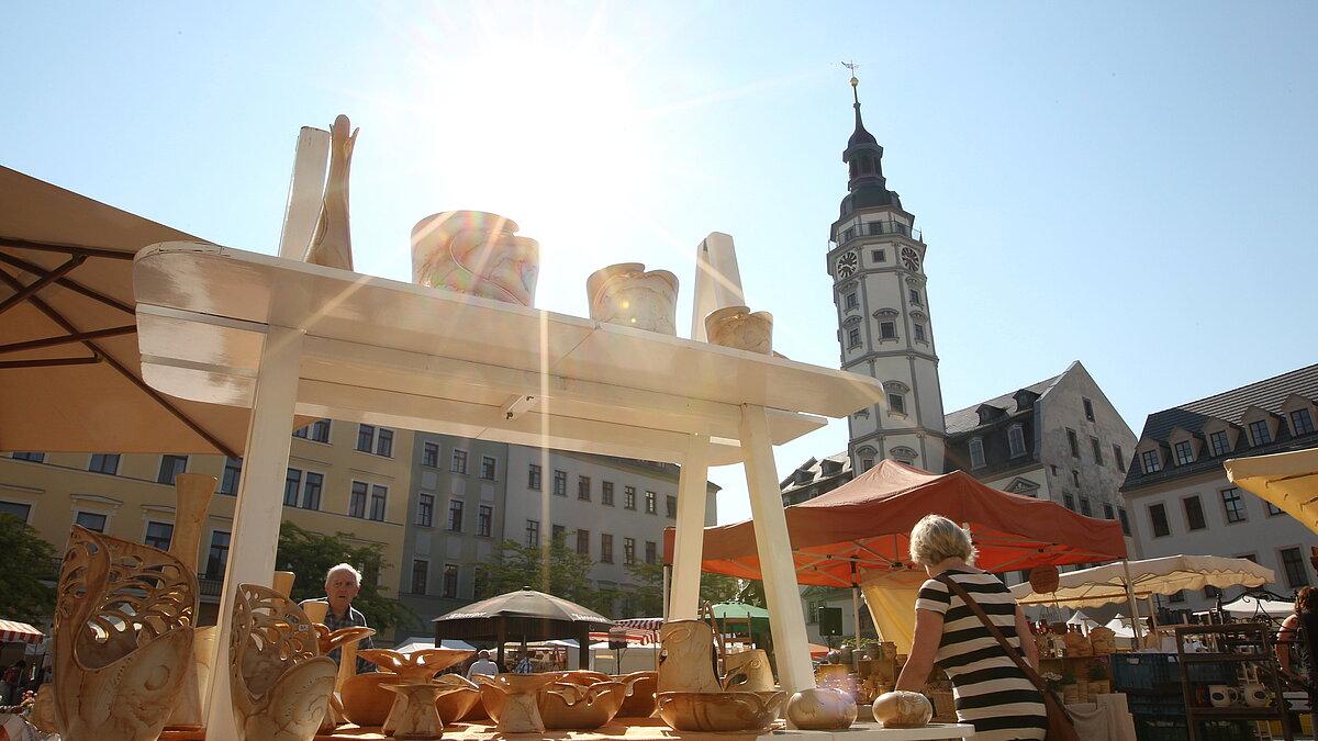 Der Töpfermarkt 2018 fand bei strahlend blauem Himmel statt.. © Steffen Weiß