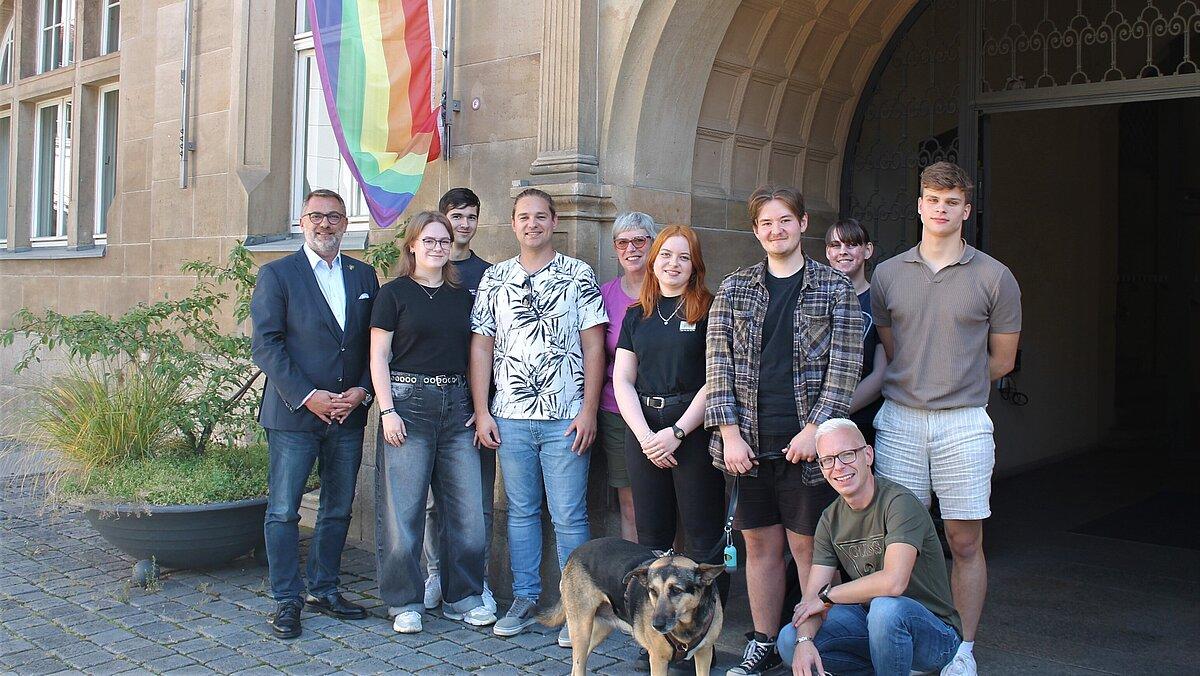 Regenbogenflagge vor dem Rathaus. © Stadt Gera / Miriam Vinzelberg
