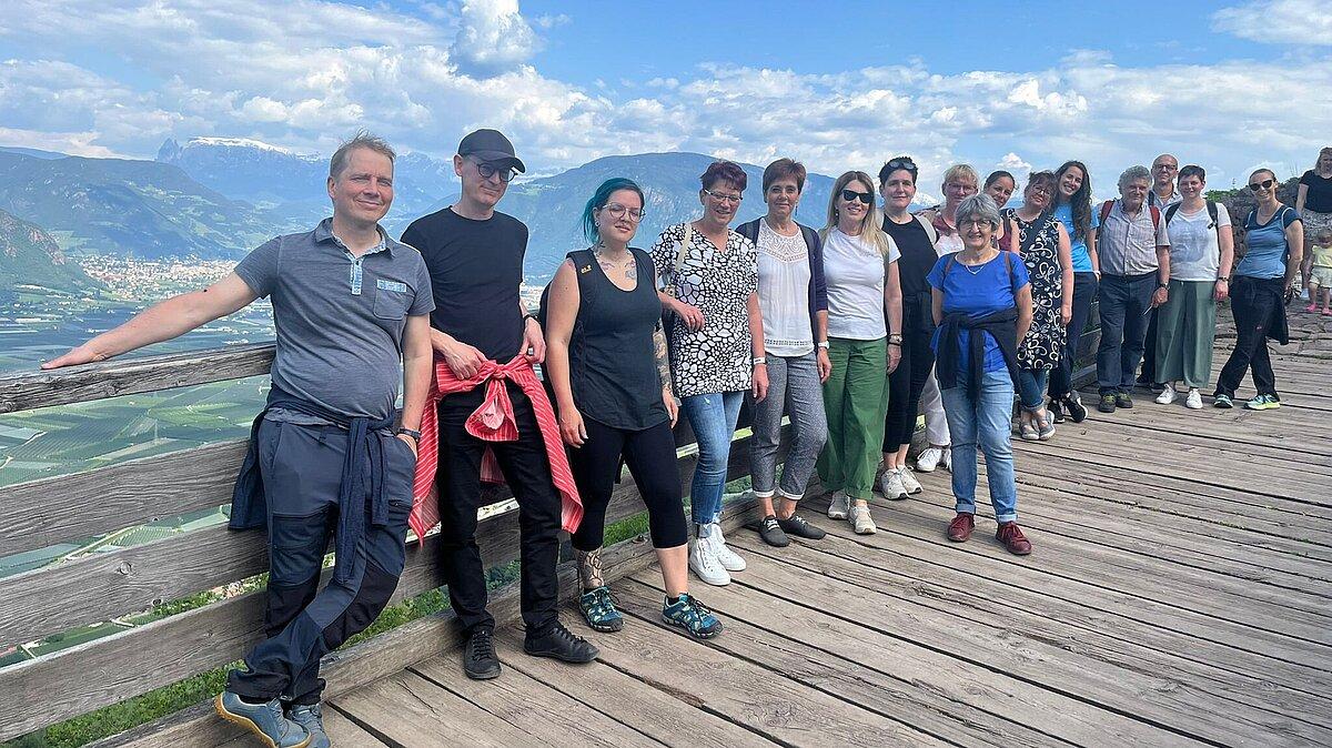 Eine Gruppe von Personen, welche augenscheinlich wandern war. © Stadt Gera