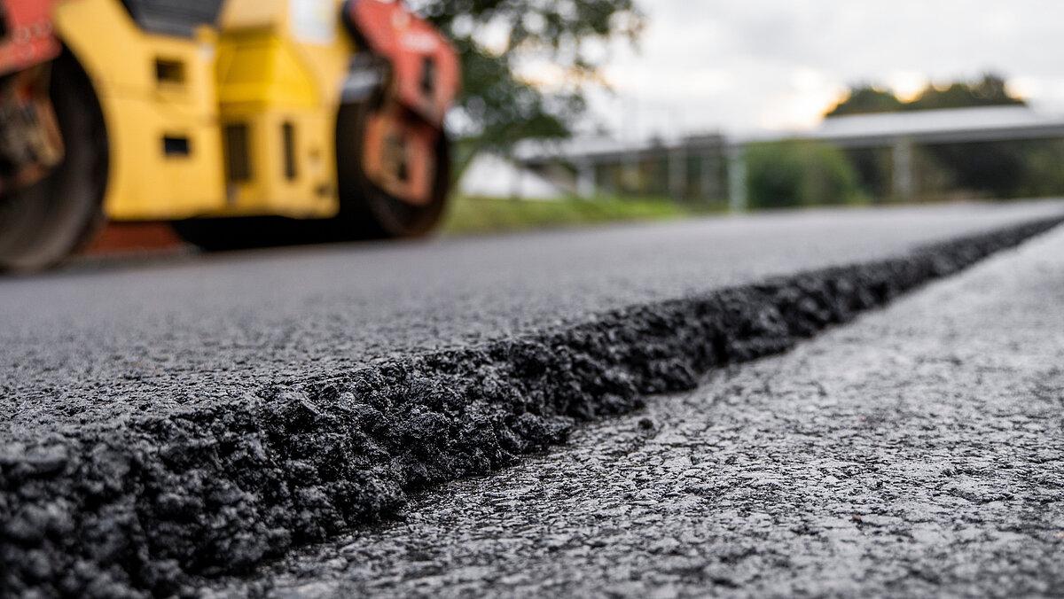 Dieses Bild symbolisiert Straßenbauarbeiten. 