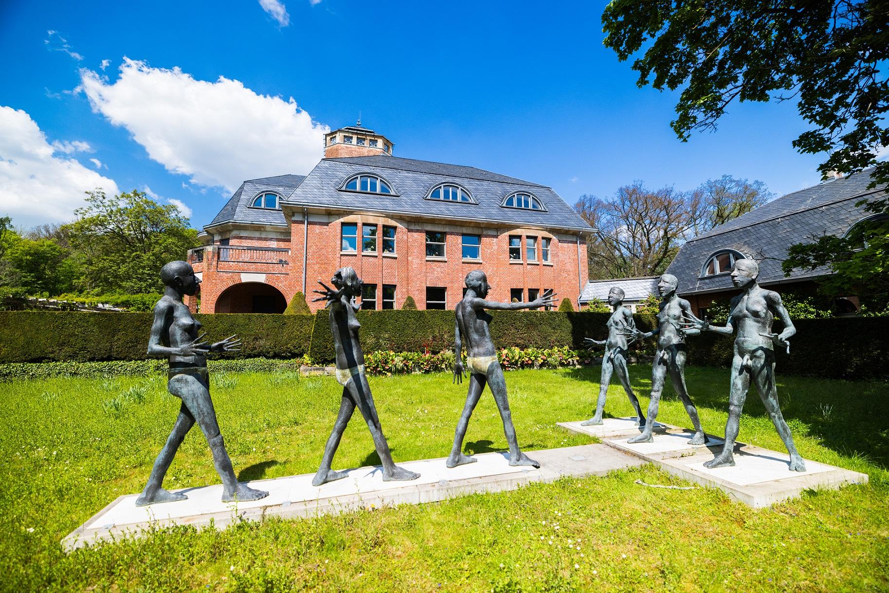 Die Skulpturen von Haus Schulenburg.. © Stadt Gera