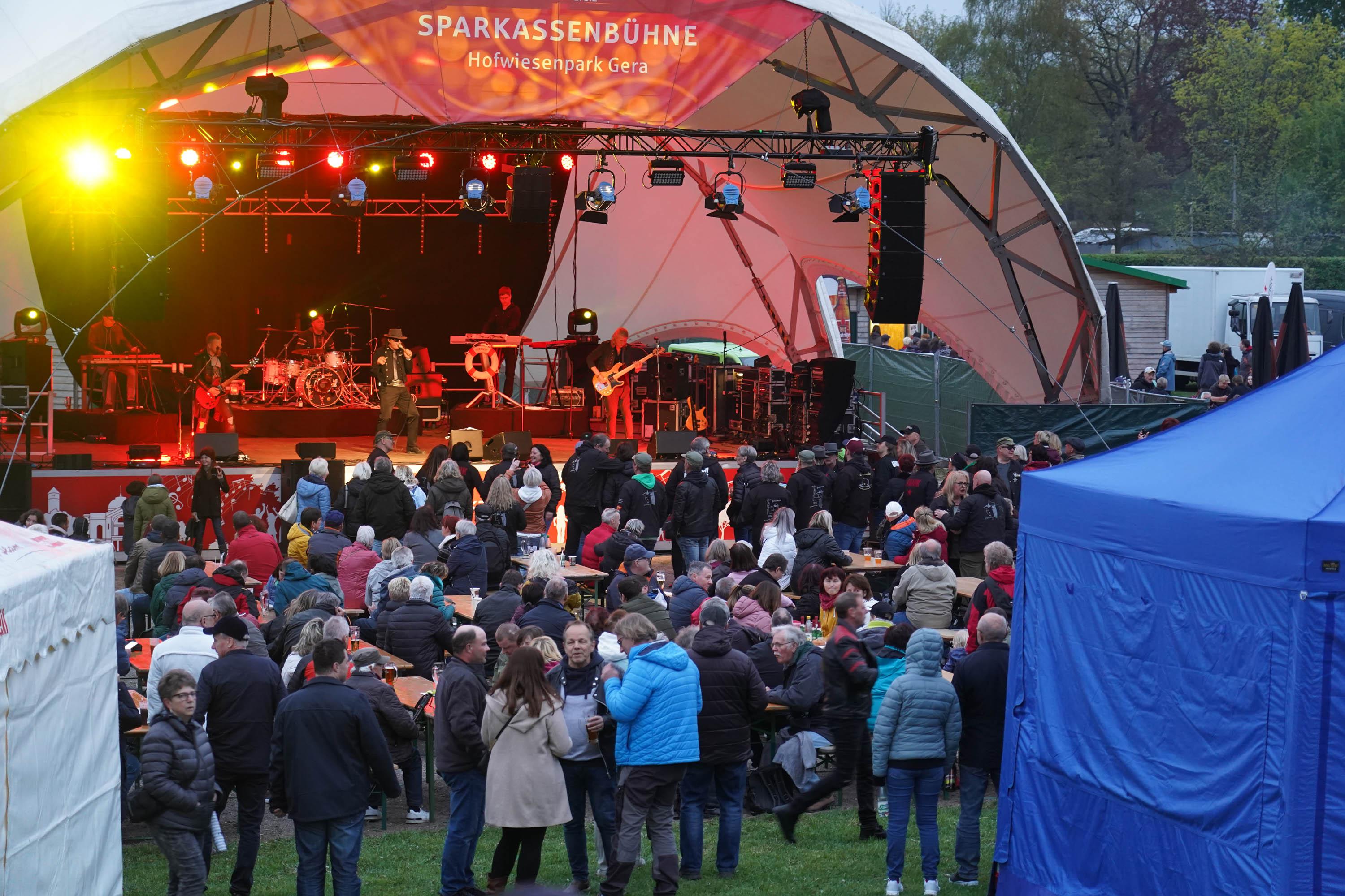 Konzert auf der Sparkassenbühne zum Hofwiesenparkfest 2023