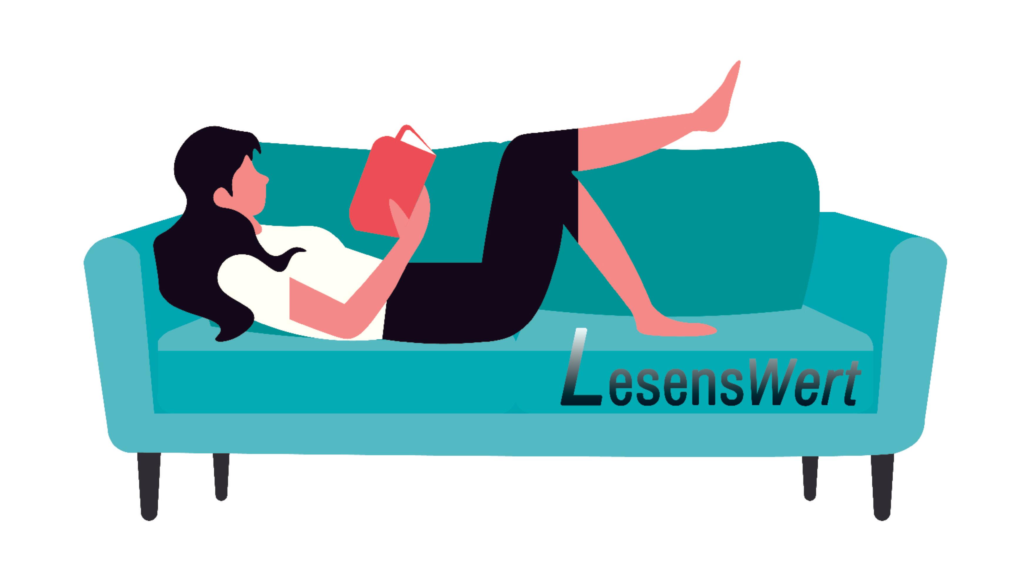 Schwarzhaarige Frau, mit weißem Oberteil, schwarzer, kurzer Hose und rotem Buch in der Hand, liegt auf einer grünen Couch