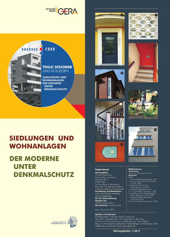 Vorderseite mit einer historischen Aufnahme vom Ulmenhof, Rückseite mit Detailfotos wie zum Beispiel historische Haustür, Holztreppengeländer, farbiges Treppenhaus. © Stadt Gera