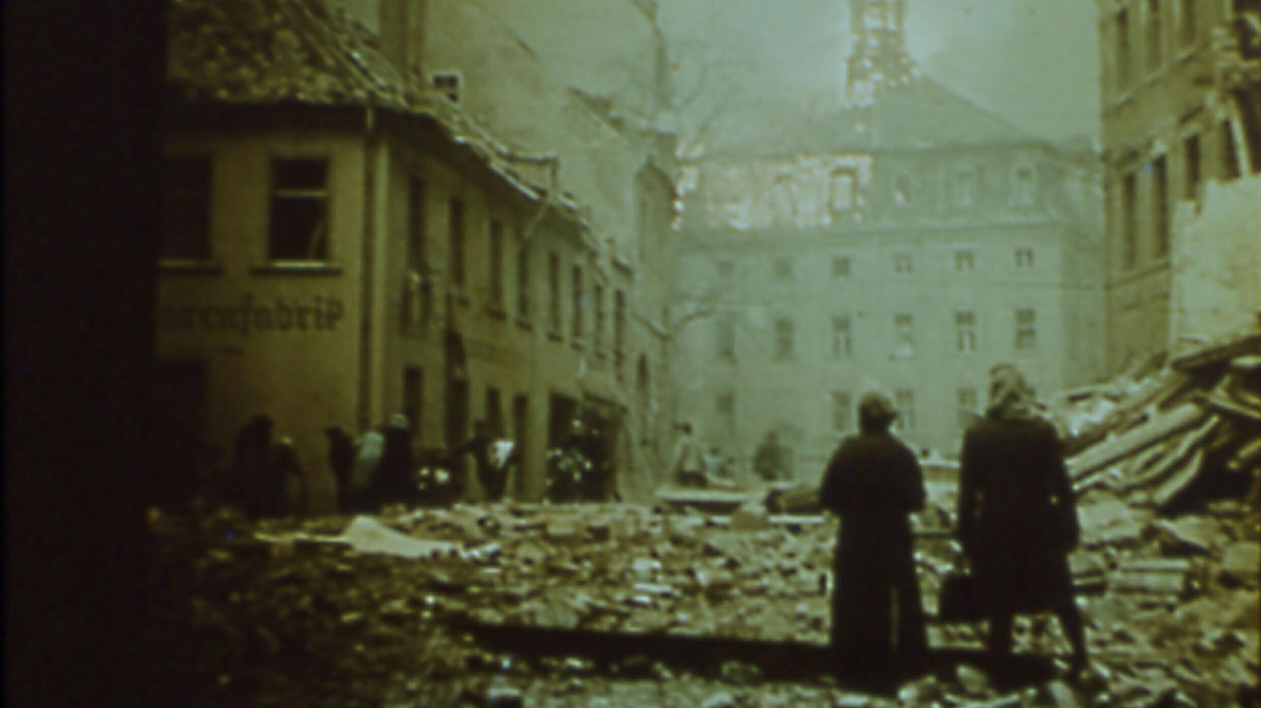 Zerstörte Innenstadt Gera. © Erhardt Ostertag