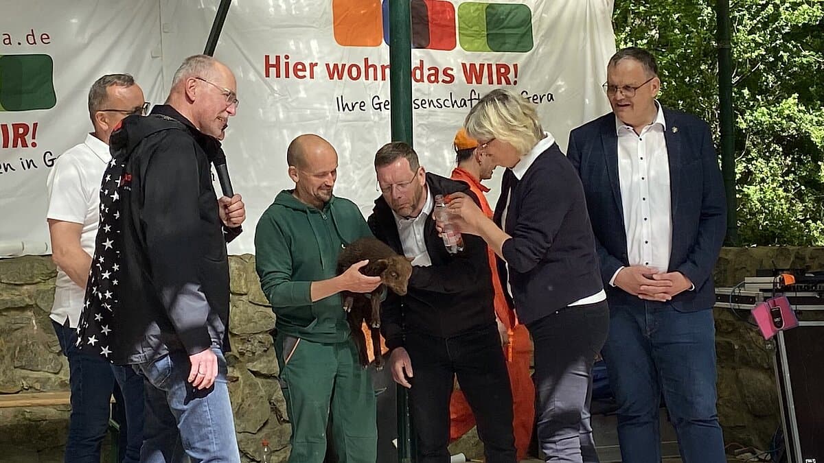 Vorstände der Wohngenossenschaften auf der Bühne. © Stadt Gera