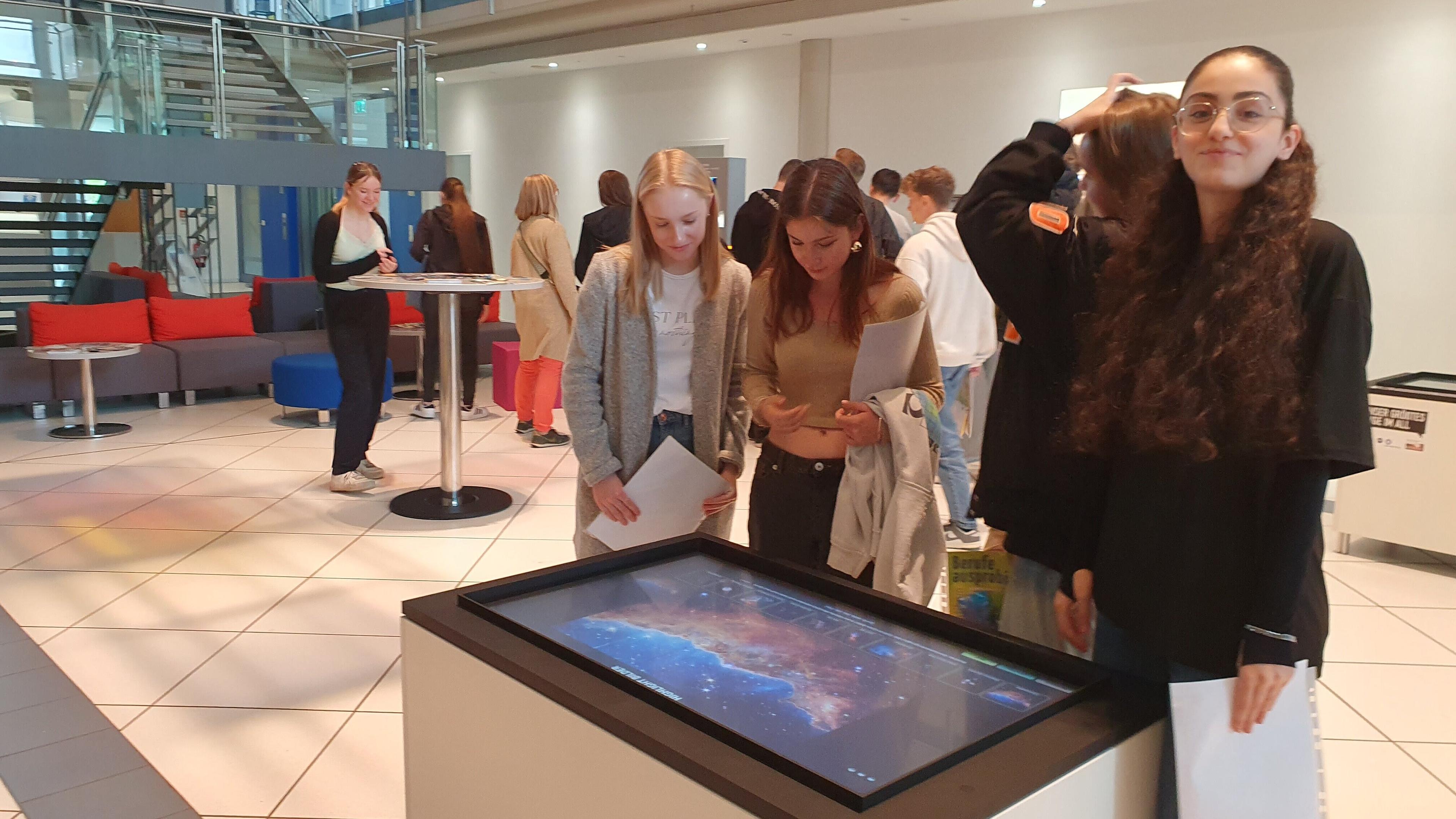 undefined. © IHK. © IHK