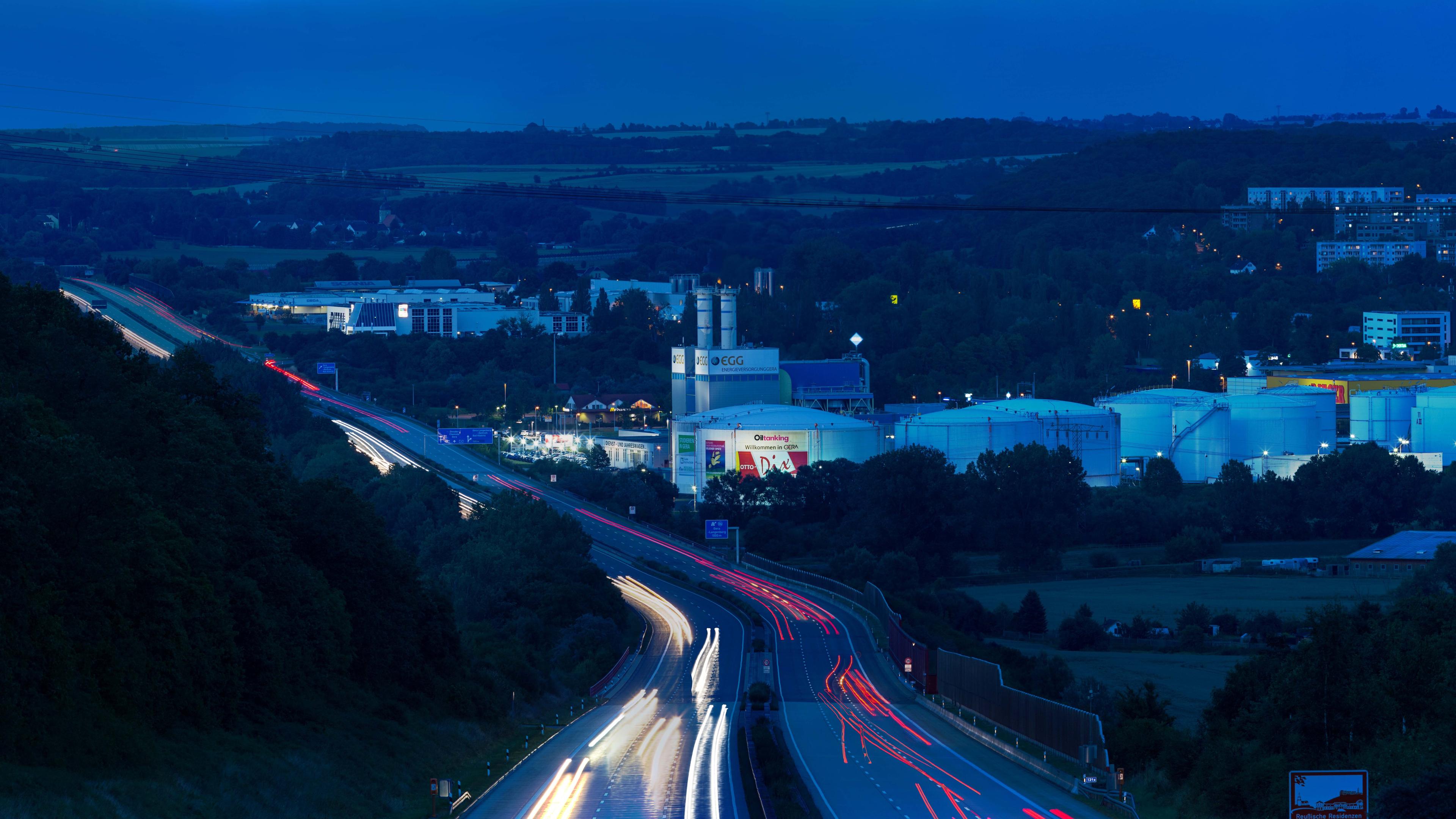 Autobahnabfahrt Gera-Langenberg bei Nacht