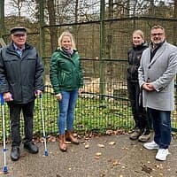 die Paten vor dem Löwengehege im Tierpark Gera. © Stadt Gera