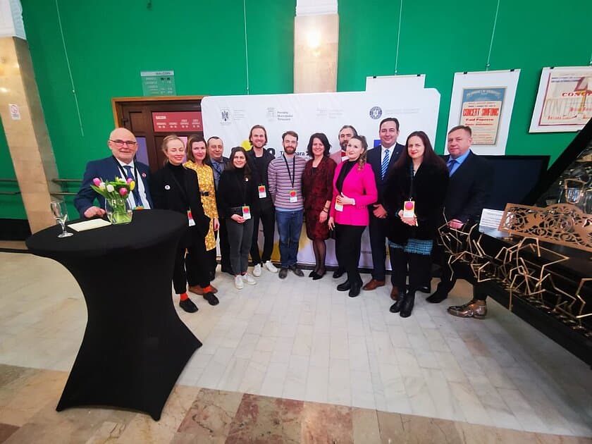 VertreterInnen der Partnerstädte bei der Eröffnungsveranstaltung zur europäischen Kulturhauptstadt 2023 in Timisoara. © Stadt Gera