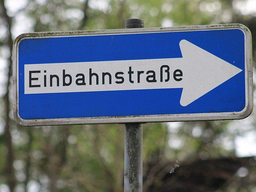 Ein Einbahnstraßen-Schild. © Pixabay