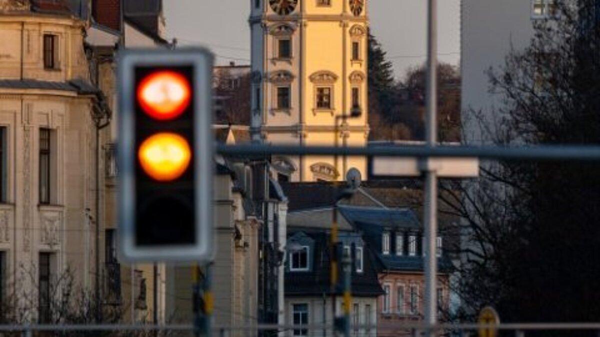 Rathausansicht von einer Ampel aus. © Stadt Gera