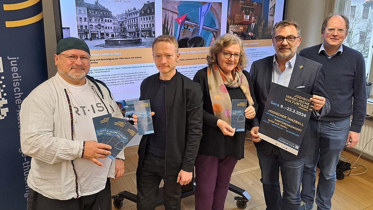 der Oberbürgermeister Julian Vonarb und Teilnehmer der jüdischen Kulturtage . © Jüdisch-Israelische Kultur in Thüringen e.V.