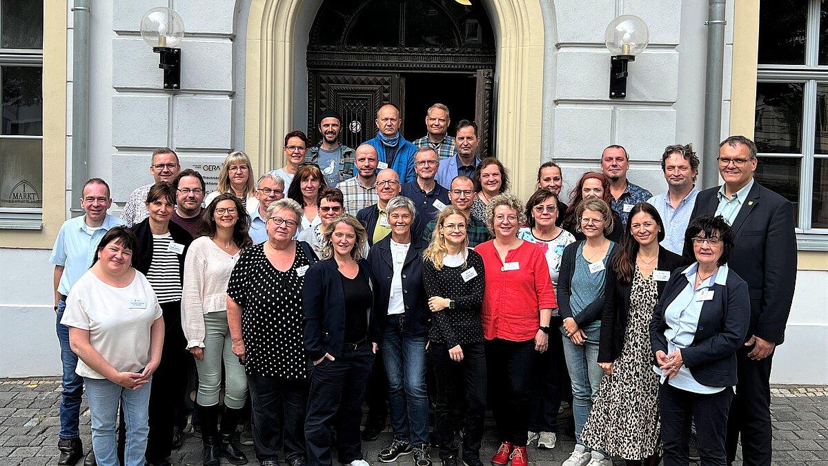 Gruppenbild der Teilnehmenden mit OB. © Stadt Gera