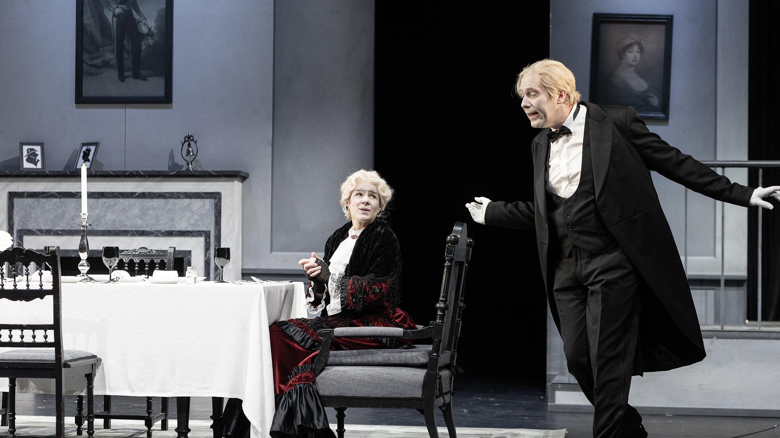 Werbebild „Dinner for One – Wie alles begann“.