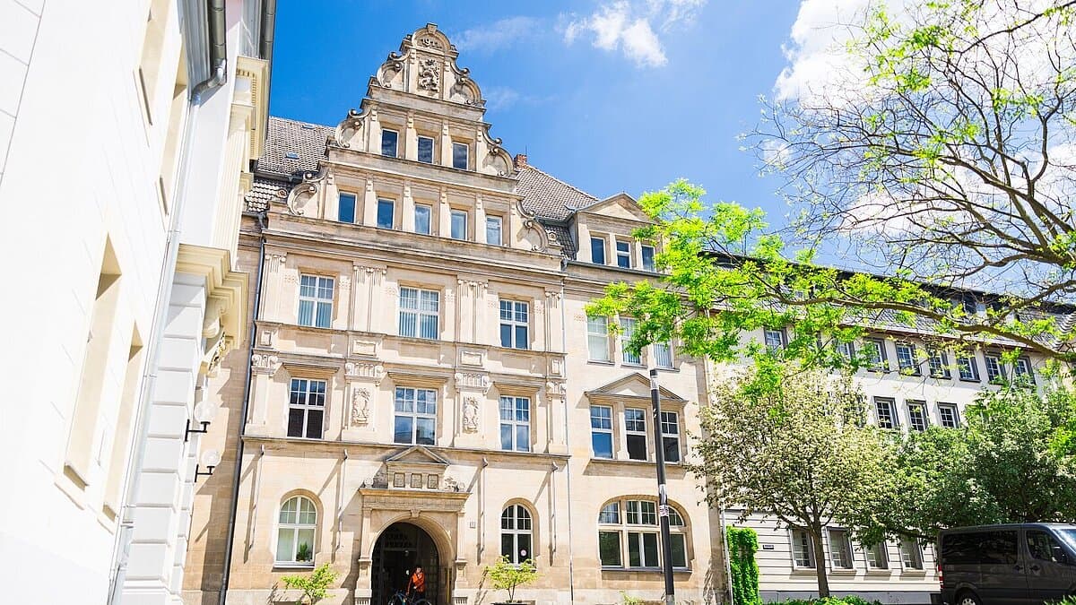 Kornmarkt-Eingang Rathaus. © bw-pictures