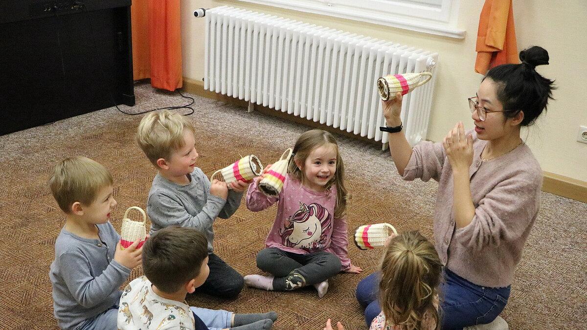 Kinder musizieren gemeinsam. © Stadt Gera / Thomas Sehnert