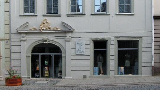 Ein Wohn- und Geschäftshaus in der Großen Kirchstraße 17