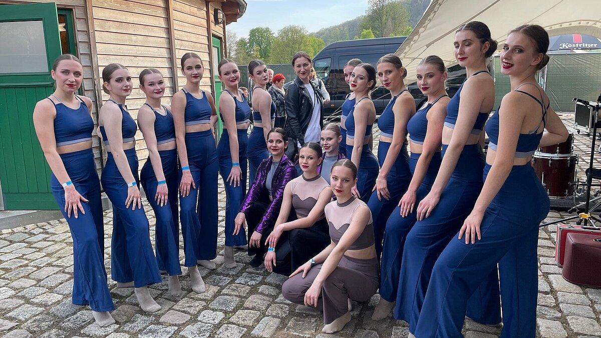 Polnische Tänzerinnen der Akademia Tanca vor Auftritt beim Hofwiesenparkfest 2022. © Stadt Gera