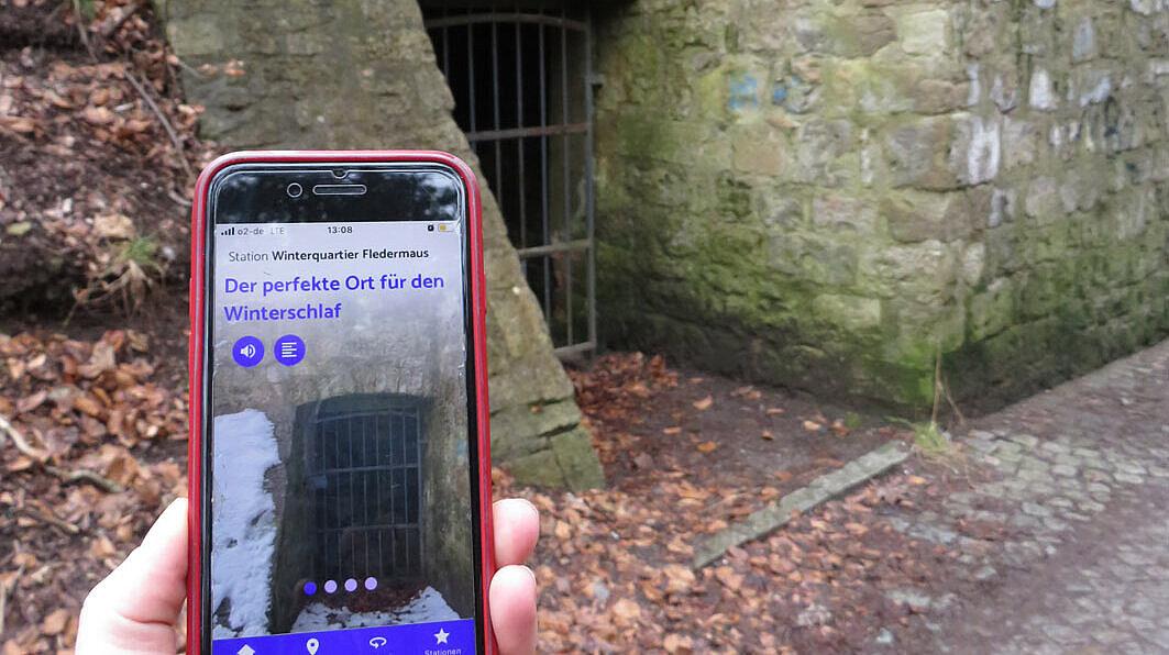 Der Walderlebnispfad mit Sicht auf die Gera App. © Kitty Ewald